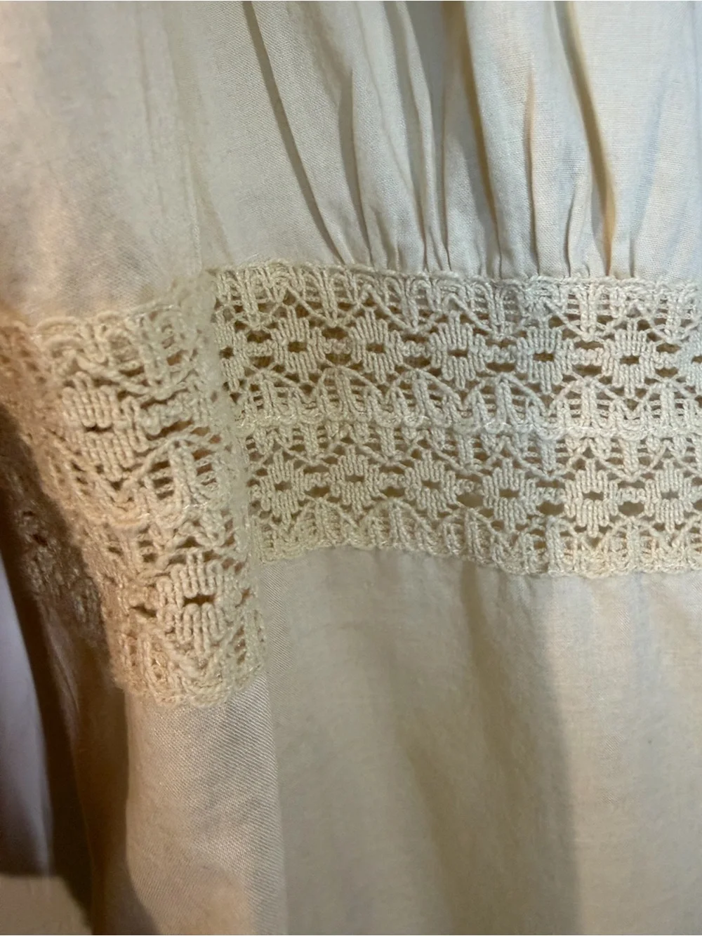 GAP silhouette sleeves neckline